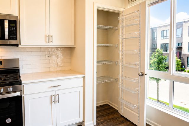 2323 prestige Place 1, Schaumburg, IL 60173