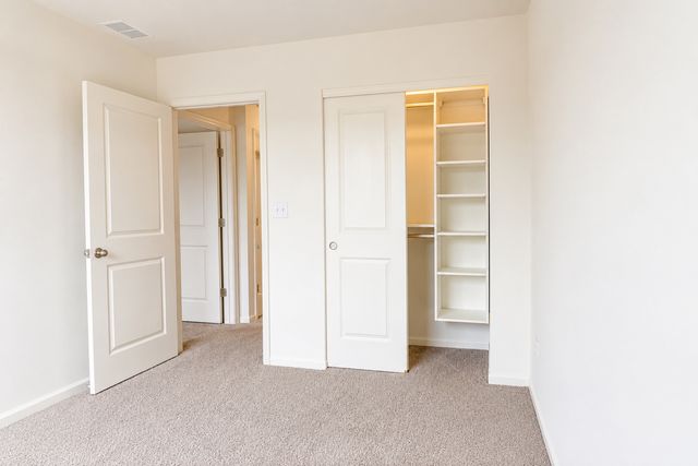 2323 prestige Place 1, Schaumburg, IL 60173