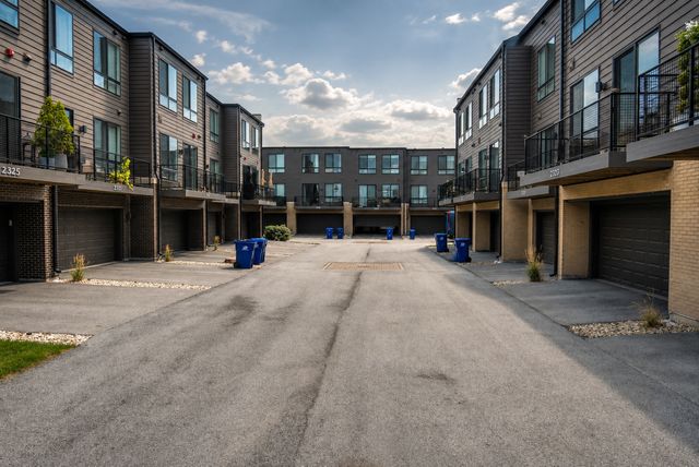 2323 prestige Place 1, Schaumburg, IL 60173