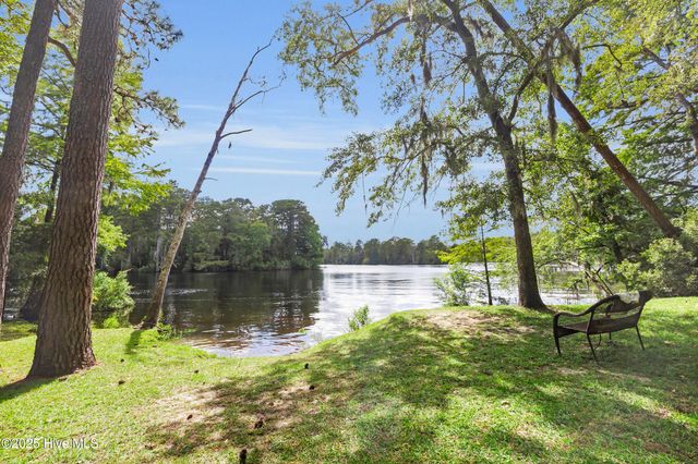 125 Pirates Road 8, New Bern, NC 28562