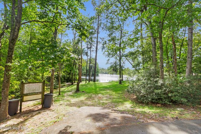 125 Pirates Road 8, New Bern, NC 28562