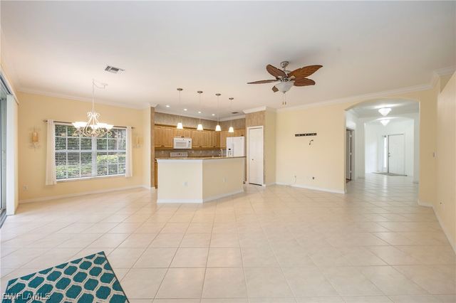 5605 Sherborn DR 102, Naples, FL 34110