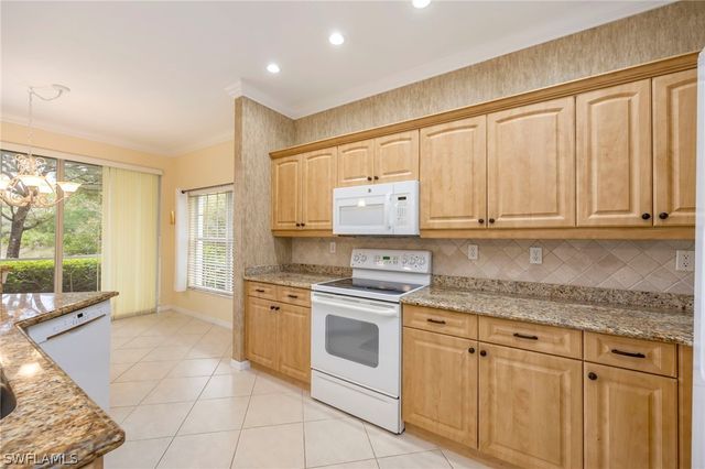 5605 Sherborn DR 102, Naples, FL 34110