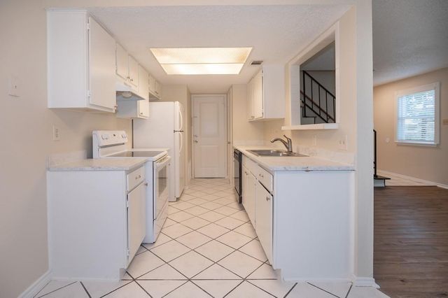 925 Chisholm CV, Round Rock, TX 78681