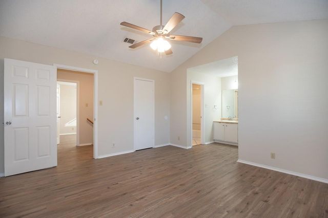 925 Chisholm CV, Round Rock, TX 78681
