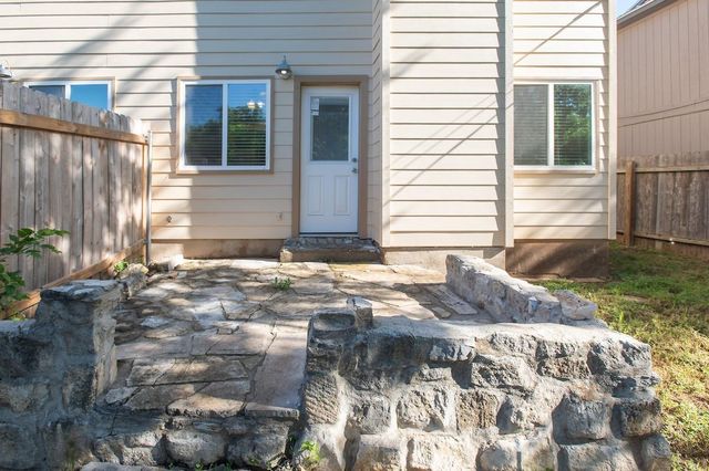 925 Chisholm CV, Round Rock, TX 78681
