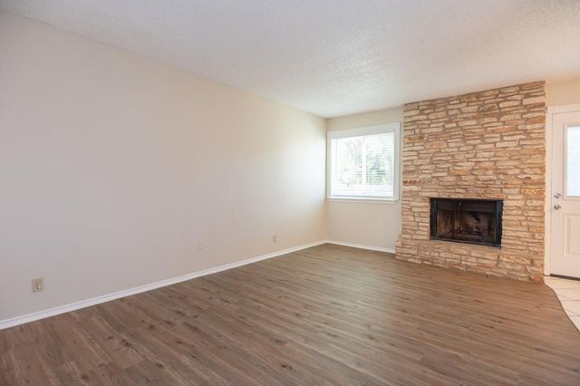 925 Chisholm CV, Round Rock, TX 78681