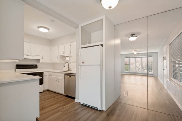 4206 Newton Avenue 204, Dallas, TX 75219