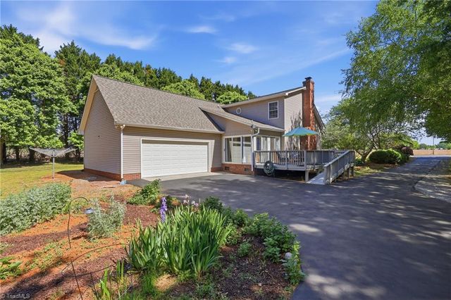 6006 Michael Road, Mcleansville, NC 27301
