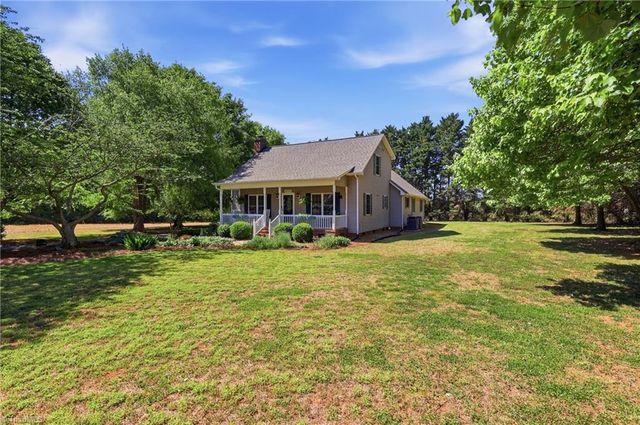 6006 Michael Road, Mcleansville, NC 27301