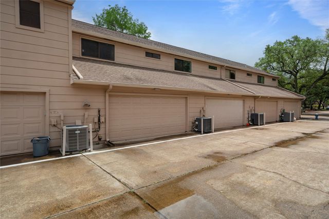 13742 Hollowgreen Drive 604, Houston, TX 77082