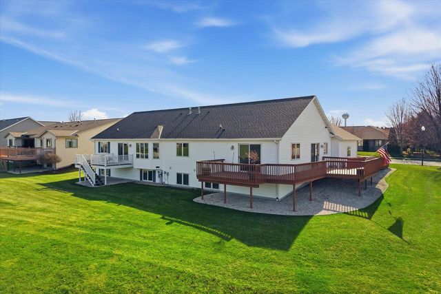 11 S 1st STREET, Oostburg, WI 53070