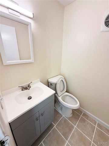 10427 Briarbend Drive 9, Unincorporated, MO 63146
