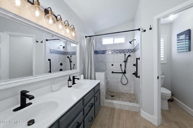 7824 W JULIE Drive, Glendale, AZ 85308