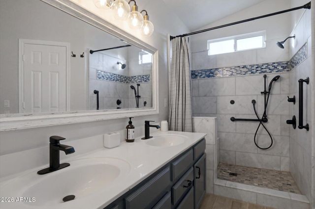 7824 W JULIE Drive, Glendale, AZ 85308
