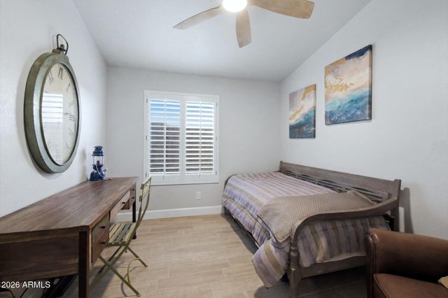 7824 W JULIE Drive, Glendale, AZ 85308