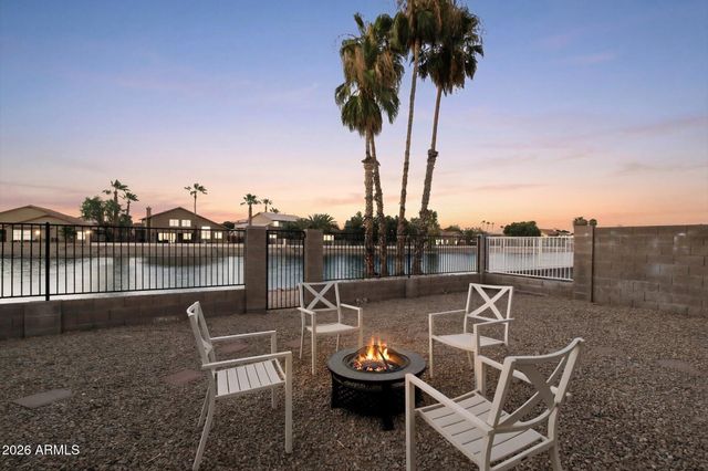 7824 W JULIE Drive, Glendale, AZ 85308