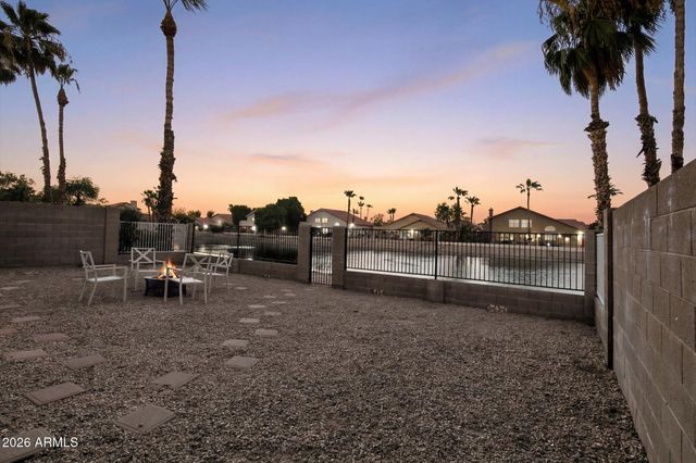 7824 W JULIE Drive, Glendale, AZ 85308