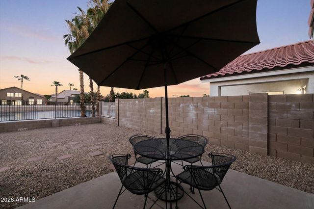 7824 W JULIE Drive, Glendale, AZ 85308