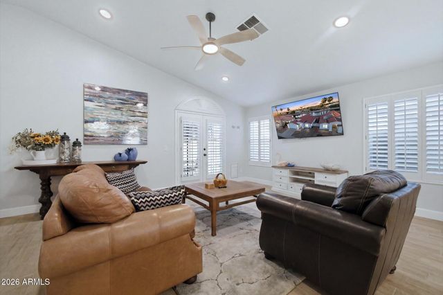 7824 W JULIE Drive, Glendale, AZ 85308