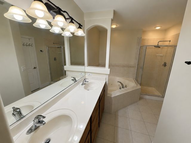 168 Mayo Court, Elmhurst, IL 60126