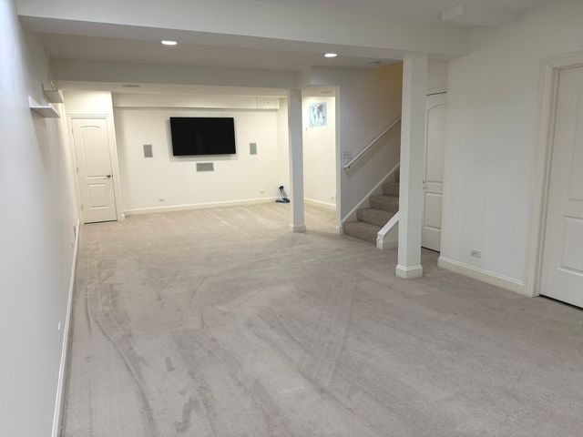 168 Mayo Court, Elmhurst, IL 60126