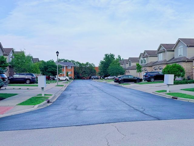 168 Mayo Court, Elmhurst, IL 60126