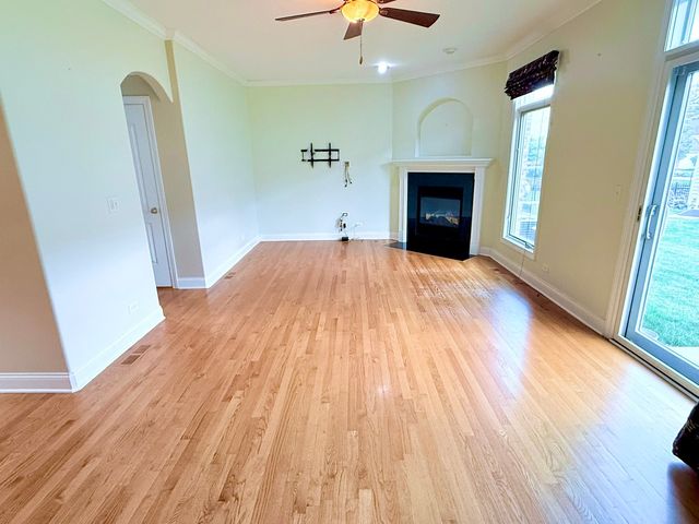 168 Mayo Court, Elmhurst, IL 60126