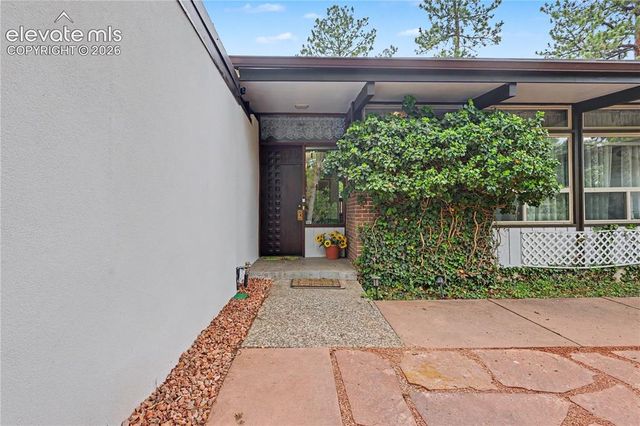 10 Heather Drive, Colorado Springs, CO 80906