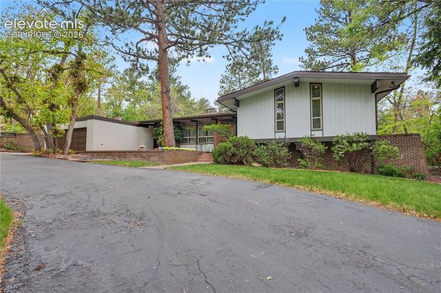 10 Heather Drive, Colorado Springs, CO 80906