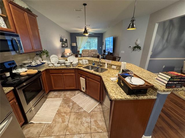 3641 SOLANA CIRCLE B, Clermont, FL 34711