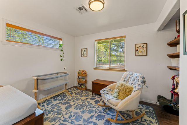 335 Summit Loop, Grants Pass, OR 97527
