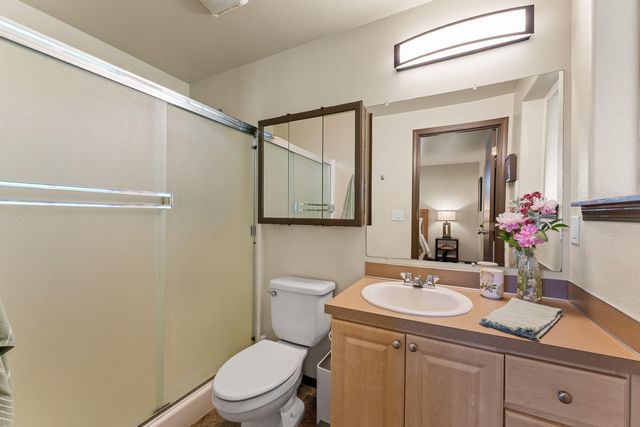 335 Summit Loop, Grants Pass, OR 97527