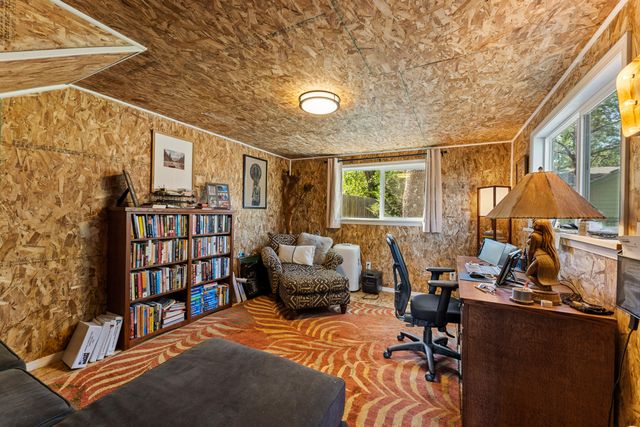 335 Summit Loop, Grants Pass, OR 97527