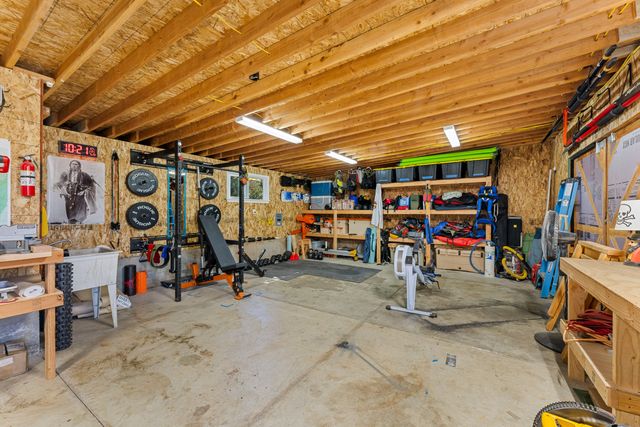 335 Summit Loop, Grants Pass, OR 97527