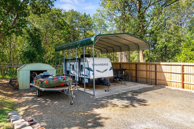 335 Summit Loop, Grants Pass, OR 97527