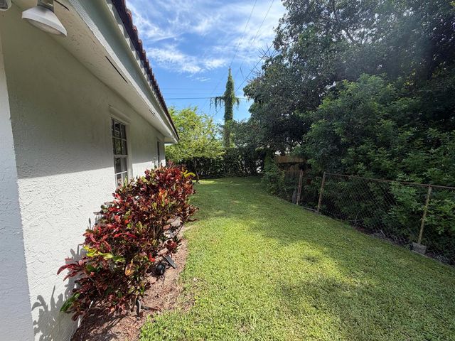 1770 Emilio Lane, Palm Springs, FL 33406