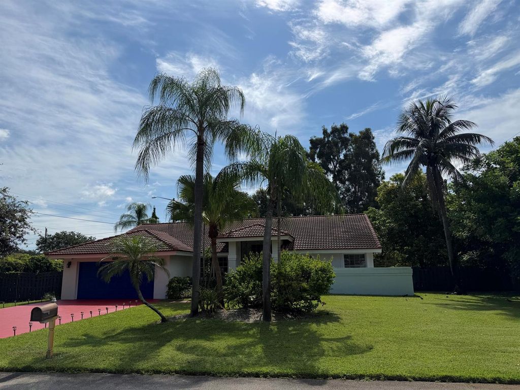 1770 Emilio Lane, Palm Springs, FL 33406