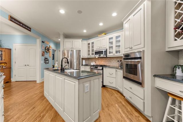 1930 Marina Way, Buford, GA 30518