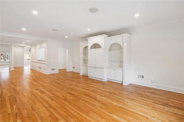 3685 Peachtree Road NE 10, Atlanta, GA 30319