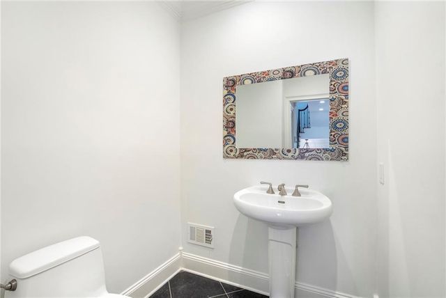 3685 Peachtree Road NE 10, Atlanta, GA 30319