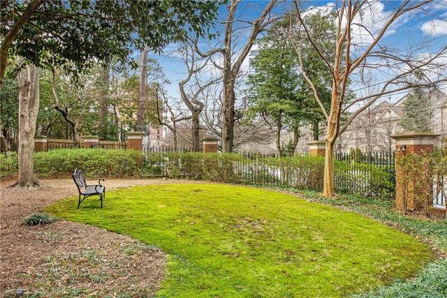 3685 Peachtree Road NE 10, Atlanta, GA 30319