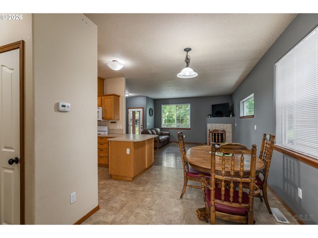 33590 Se DILL Pl, Scappoose, OR 97056