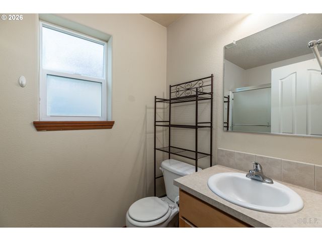 33590 Se DILL Pl, Scappoose, OR 97056