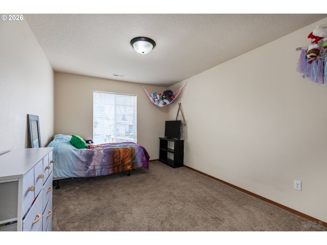 33590 Se DILL Pl, Scappoose, OR 97056