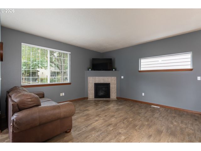 33590 Se DILL Pl, Scappoose, OR 97056