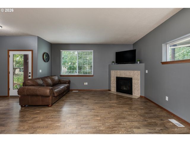 33590 Se DILL Pl, Scappoose, OR 97056