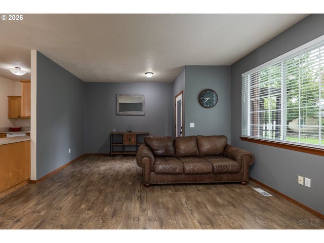 33590 Se DILL Pl, Scappoose, OR 97056