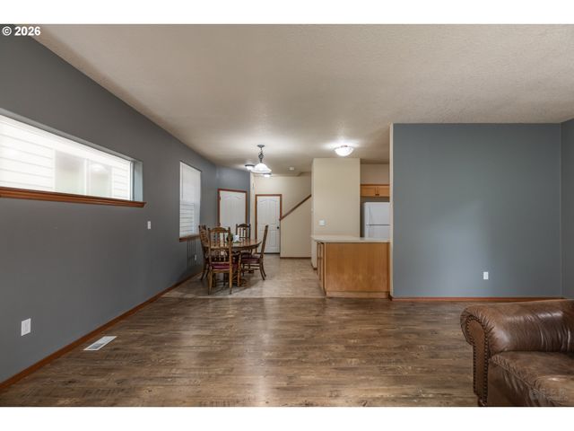 33590 Se DILL Pl, Scappoose, OR 97056