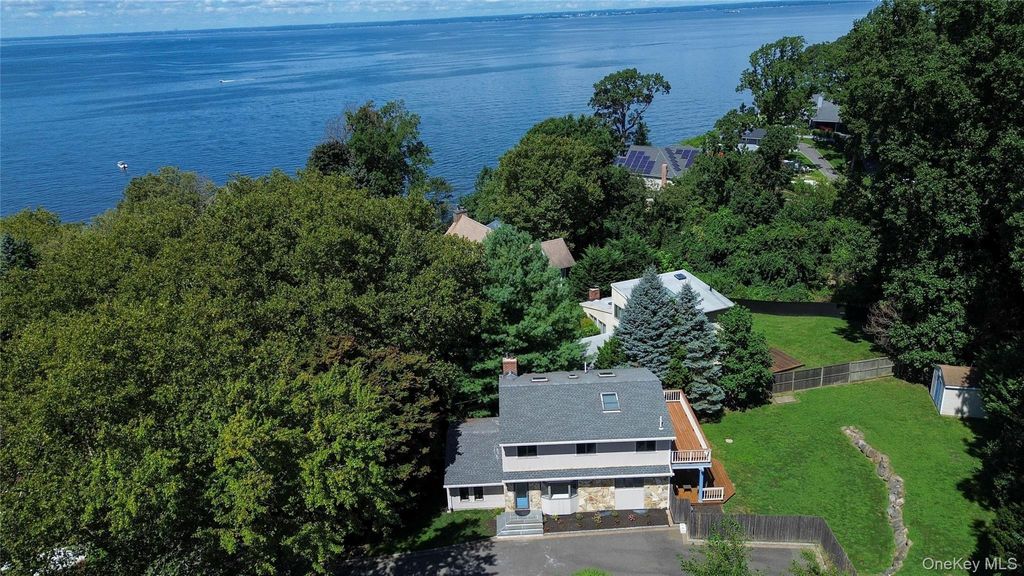 16 Westview Road, Northport, NY 11768 — exterior